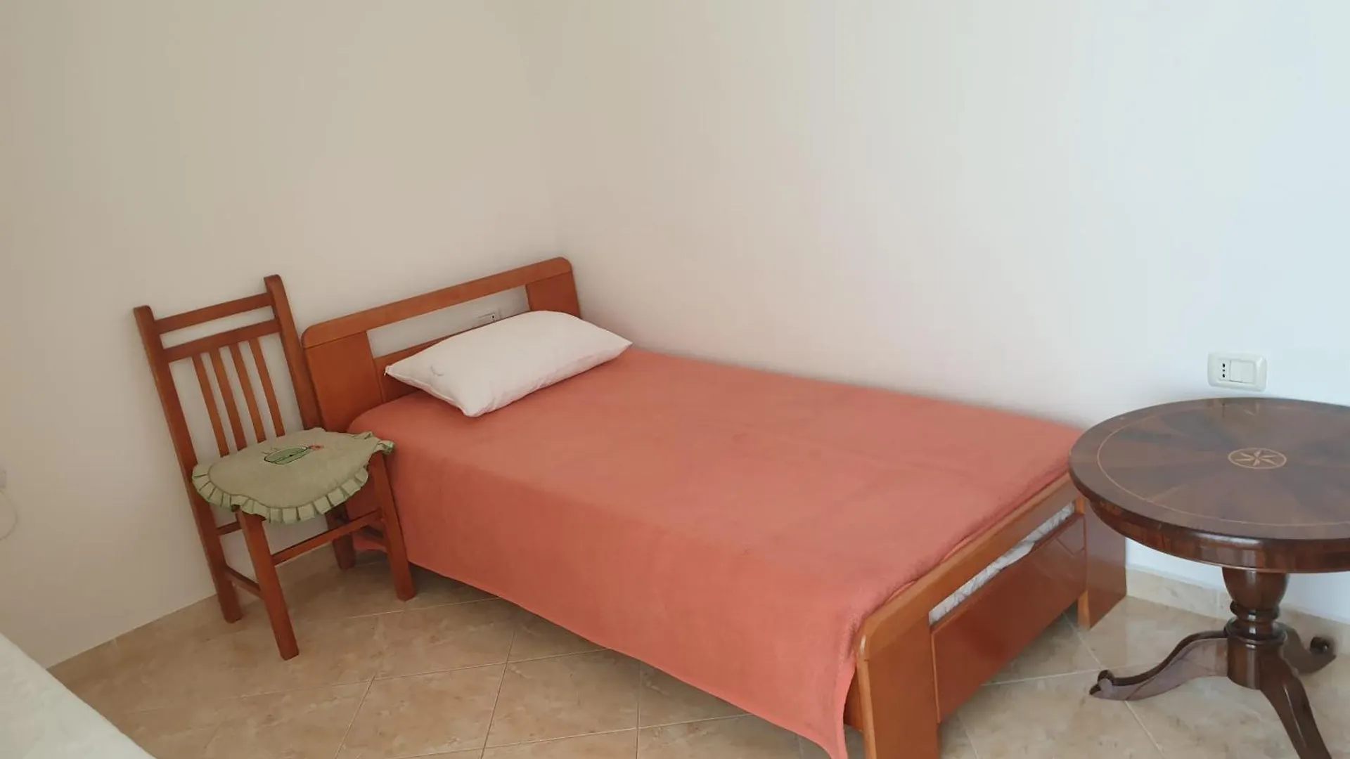 2 Bedroom Apartment 100M From Beach Sarande